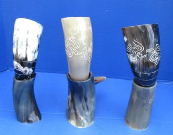 12 to 15 inches Carved Birds Drinking Horn with Horn Stand - $23.99  <font color=red> (CLOSEOUT $15.99 EACH)</FONT>